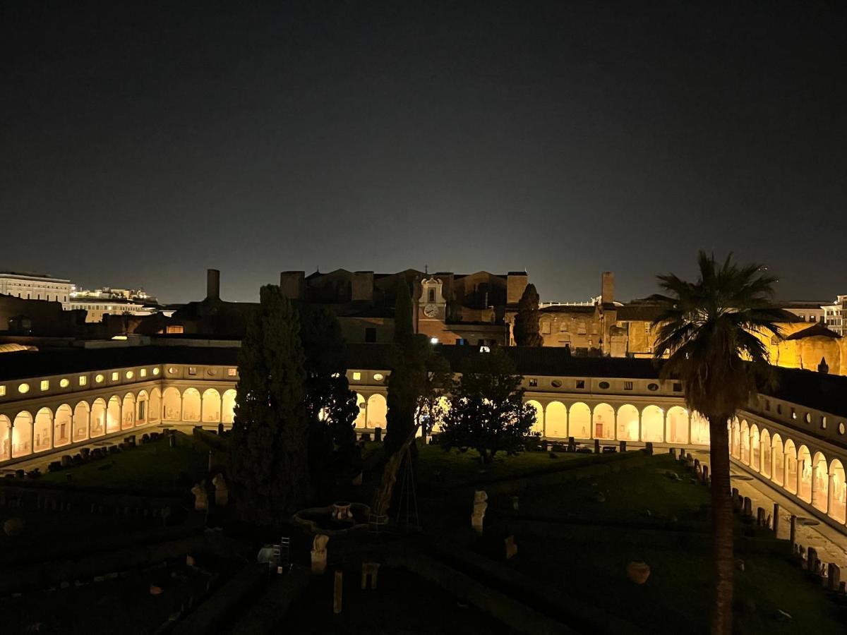 Camera X2 Con Magnifica Vista Sul Chiostro Di Michelangelo E Le Terme Di Diocleziano Rom Exterior foto