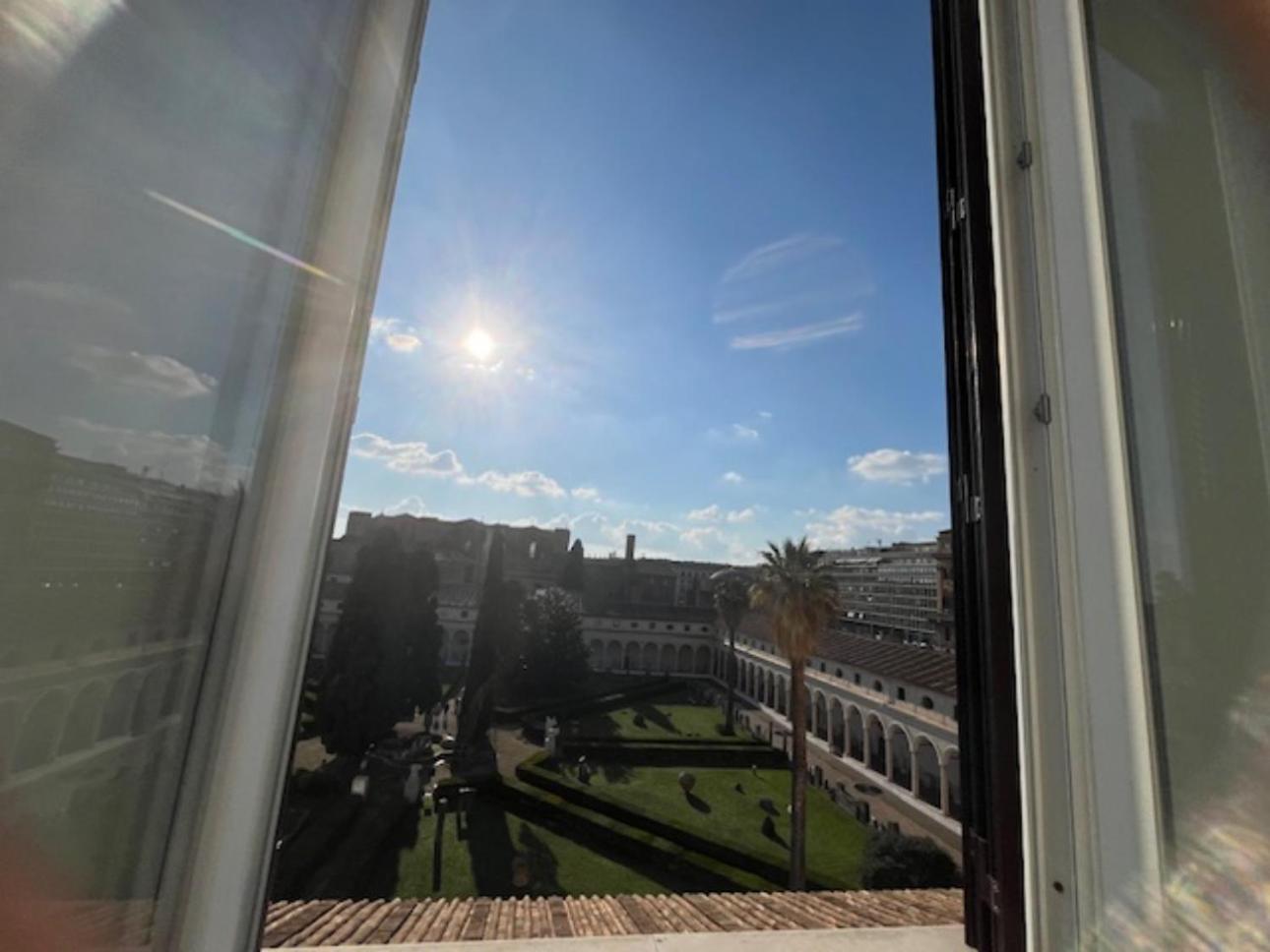 Camera X2 Con Magnifica Vista Sul Chiostro Di Michelangelo E Le Terme Di Diocleziano Rom Exterior foto