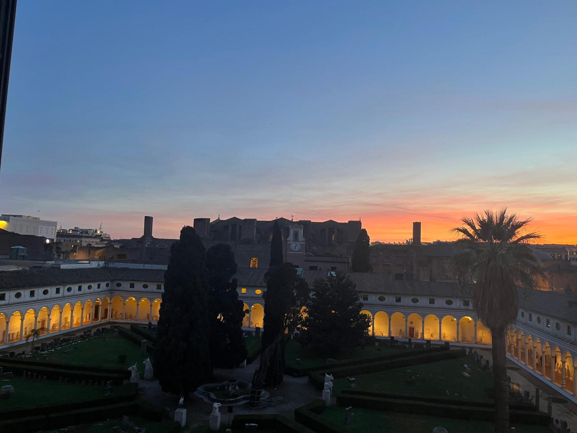 Camera X2 Con Magnifica Vista Sul Chiostro Di Michelangelo E Le Terme Di Diocleziano Rom Exterior foto